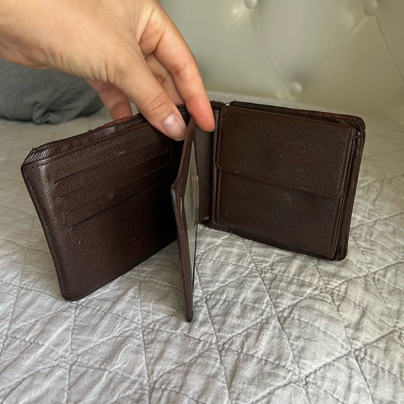 Louis Vuitton Damier Wallet - Picture 8 of 16